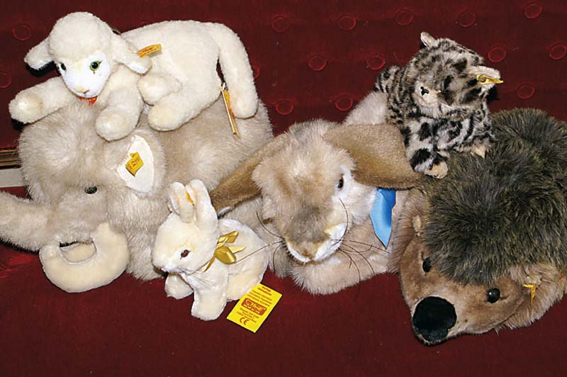 Konvolut 3 Steifftiere, 80er Jahre, Mammut, LÄmmchen, Hase, alle l. bespielt