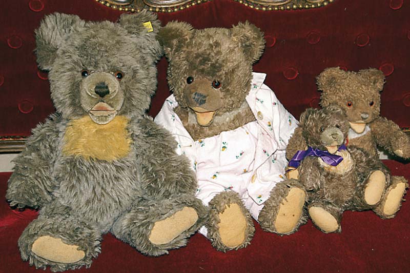 Konvolut zweit Steiffteddys, 50er/60er Jahre , 2 CosybÄren, bespielt, ca. 20-30 cm