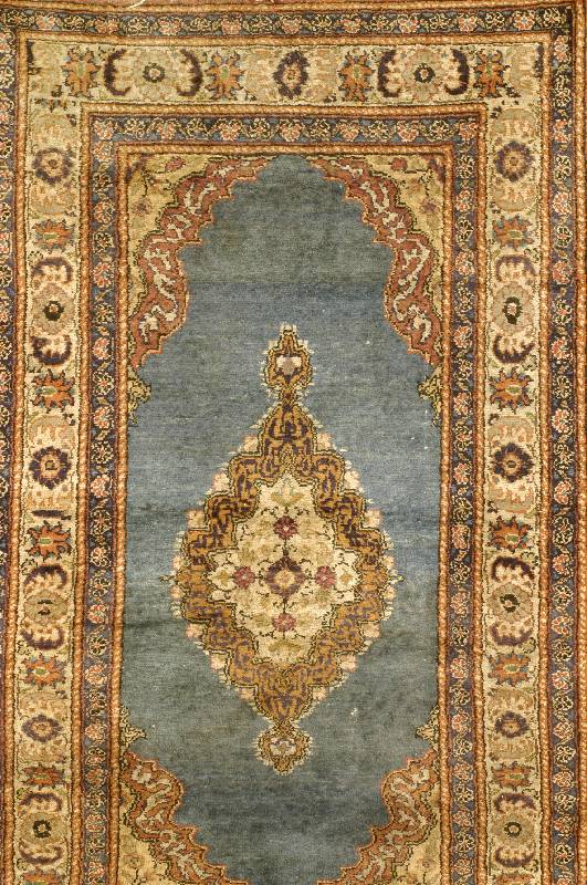 Kaisery alt, Türkei, ca. 50 Jahre, Flor Seidig, ca. 140 x 86 cm, Schätzwert: 1000.- EURO, EHZ: 3