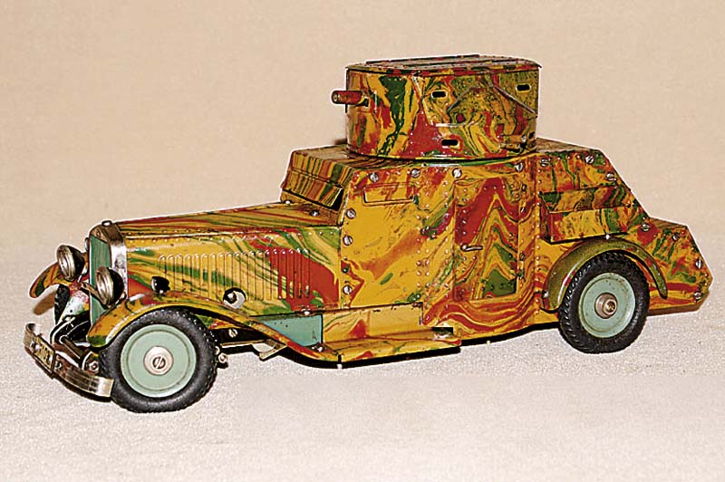 MilitÄrfahrzeug, MÄrklin, wohl 30er Jahre, montiertes Bausatzfahrzeug, bunt handlackiert, Deckel des GeschÜtzes wohl sek. lackiert, altersbed. ...