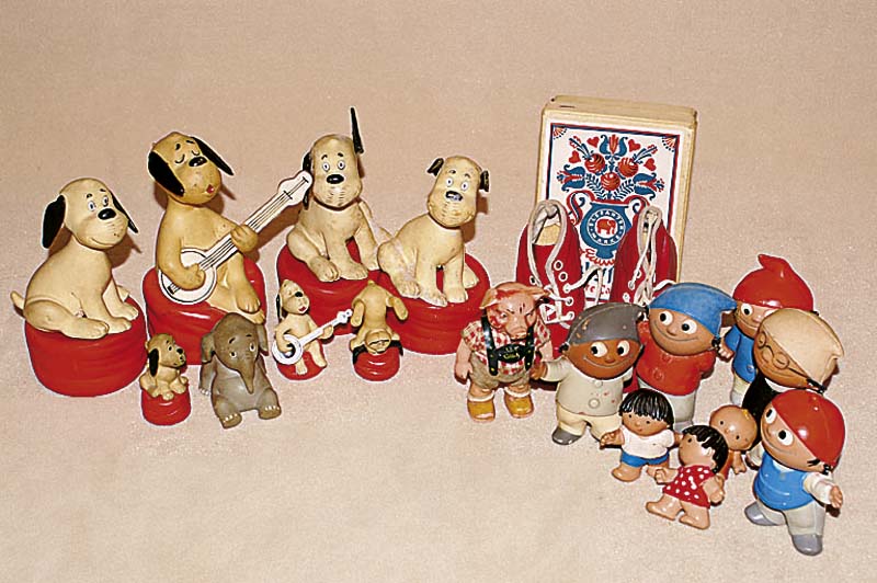 Konvolut 13 Wum-Figuren und 1 Wendelin, 70er/80er Jahre, orig. Loriot Figuren, versch. AusfÜhrungen, ca. 6-17 cm, sammelw.