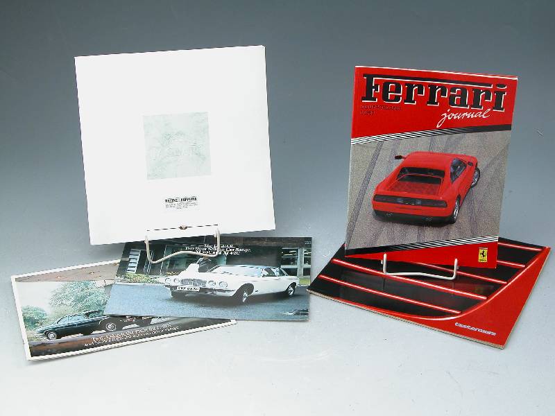 ORIGINAL PROSPEKT FERRARI TESTAROSSA - hochglanz, sehr aufw?ndige Ausführung mit Detailbildern Motor, Diagramme etc., farbig plus FERRARI Journal ...