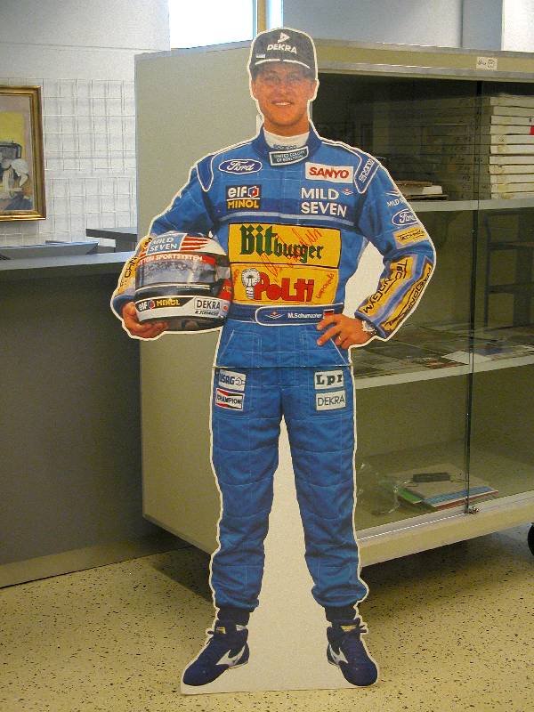 MICHAEL SCHUMACHER BENETTON - Pappaufsteller mit ORIGINAL AUTOGRAMM! Originalgr?sse ca. 180cm - Kult und rar!