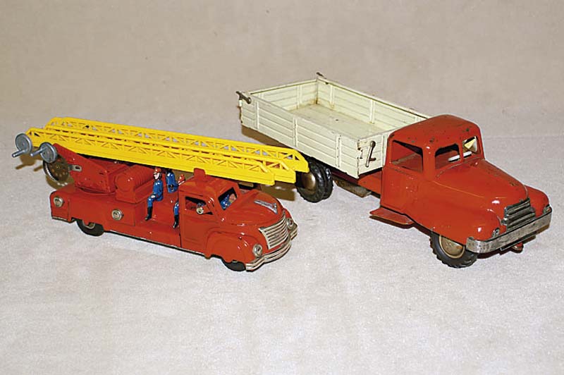 LKW mit AnhÄnger, wohl Berkenkamp und Schleuter, 60er Jahre, Blech, bunt lithographiert, Laster mit Kippfunktion, Uhrwerk, ohne SchlÜssel, ...