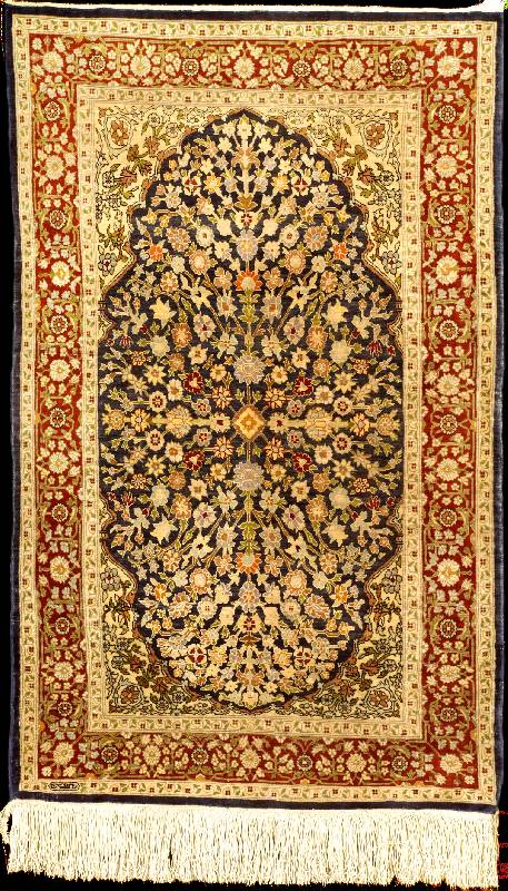 Hereke Seide alt, TÜrkei, Naturfarben, um 1 940, feine glanzreiche reine Naturseide, ca. 9 8 x 62 cm, feine meisterliche KnÜpfung, feiner Griff, ...