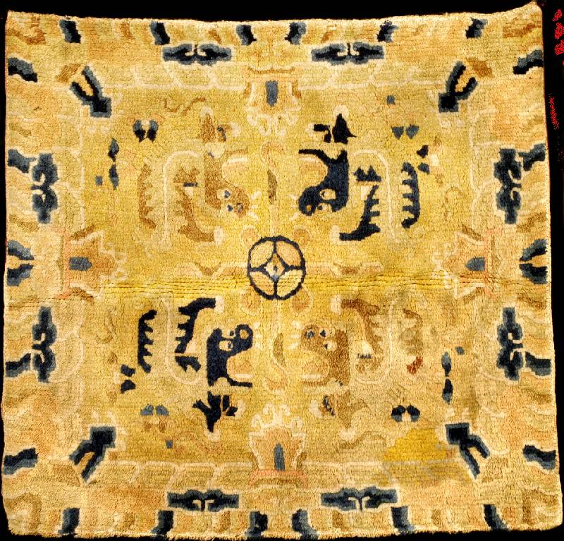 Ning Hsia Drachenteppich (Sitzplatzteppich), Westchina, reine Naturfarben, ende 18.Jahrhu ndert, Wolle geknÜpft auf Wolle, ca. 75 x 70 c m, grobe ...