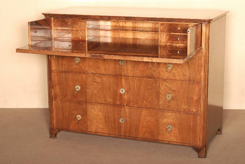 Schreibkommode, sÜddeutsch, um 1850/60, SpÄtbiedermeier, Korpus Weichholz, Wurzelnußfurnier gespiegelt verlegt, schÖnes Furnierbild vor allem ...