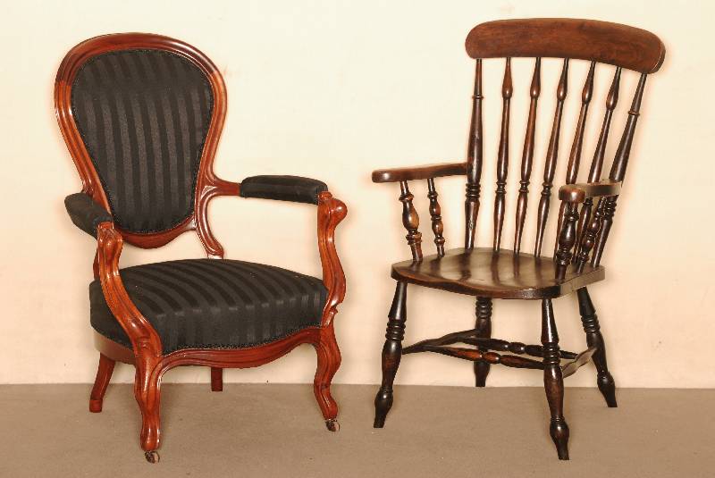 Sessel, deutsch, um 1860, Louis-Philippe, Mahagoni massiv, gebogene Beine und RÜckenlehne, gerillt, FÜße auf original Rollen , SitzflÄche mit ...