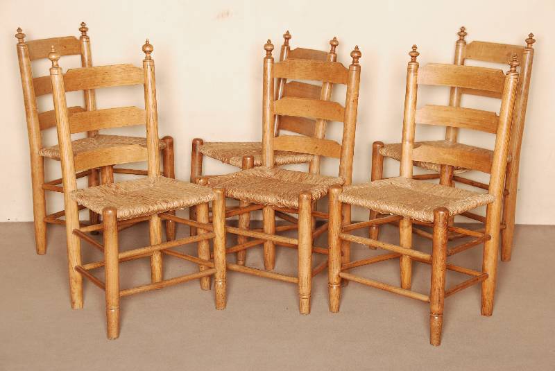 6 StÜhle, um 1850, Esche massiv, gedrechselte Beine, verstrebt, RÜckenlehne leiterfÖrmig aufgebaut, Abschluß mit schÖner Drechselarbeit, mit ...