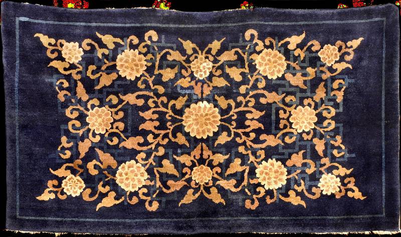 Seltener China Teppich antik, China, um 190 0, feine glanzreiche hochwertige Wolle geknÜpf t aus Baumwolle, ca. 182 x 103 cm (ausgefallen es ...