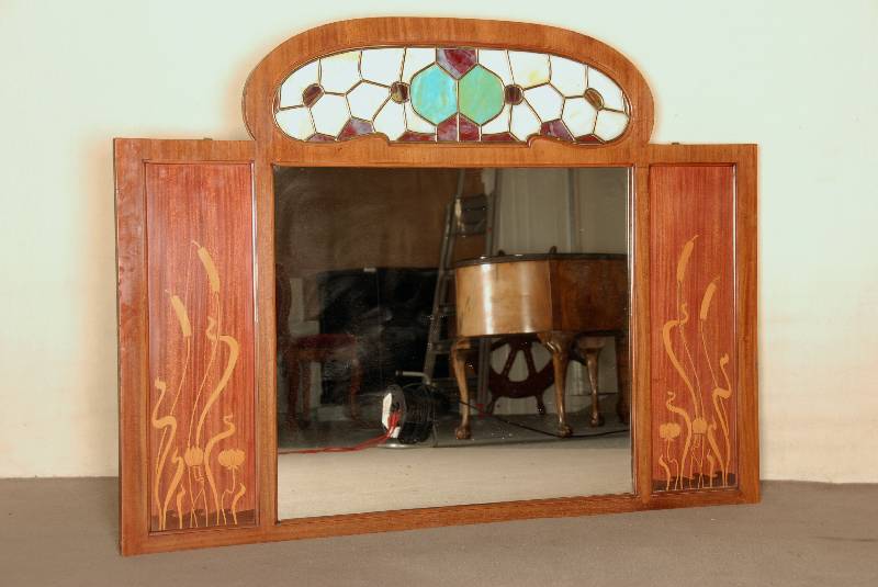 Spiegel, deutsch, um 1900, Jugendstil, mit Facettschliff, oben mit schÖner Bleiverglasung , hier einige Teile leicht beschÄdigt, ursprÜnglich im ...