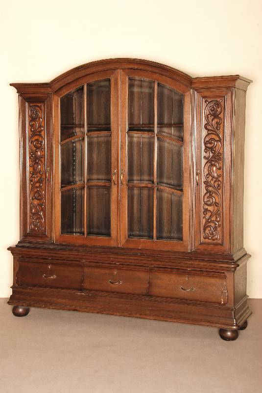 BÜcher- bzw. Mehrzweckschrank, deutsch, um 1908/12, Korpus Weichholz/Hartholz, z.T. Eichefurnier, sehr praktische Inneneinteilung, hervorragende ...