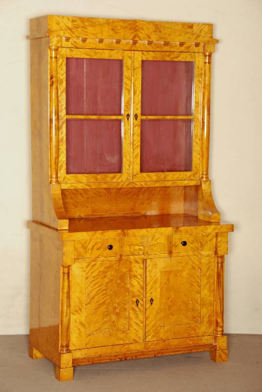 KÜchen- bzw. Eßzimmerschrank, deutsch, um 1920 , Biedermeierstil, Korpus Weichholz, Birkefurnier, Schrank aus mehreren alten Teilen aufgebaut, ...