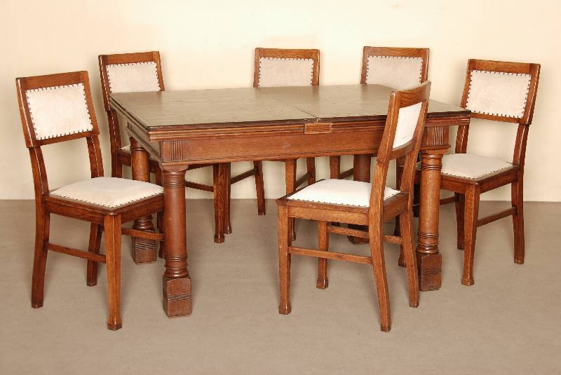 Ausziehtisch, deutsch, um 1900, Historismus, Eiche massiv, Eichefurnier, ausziehbar fÜr 12 Personen, gedrechselte Beine, eckig auslaufend, ...