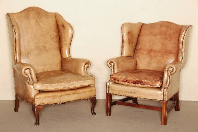 Ohrensessel, England, um 1960, Gestell aus mahagonifarbenem Buchenholz massiv, altes original Rindsleder, Gebrauchsspuren, kaum stÖrend, ca. ...