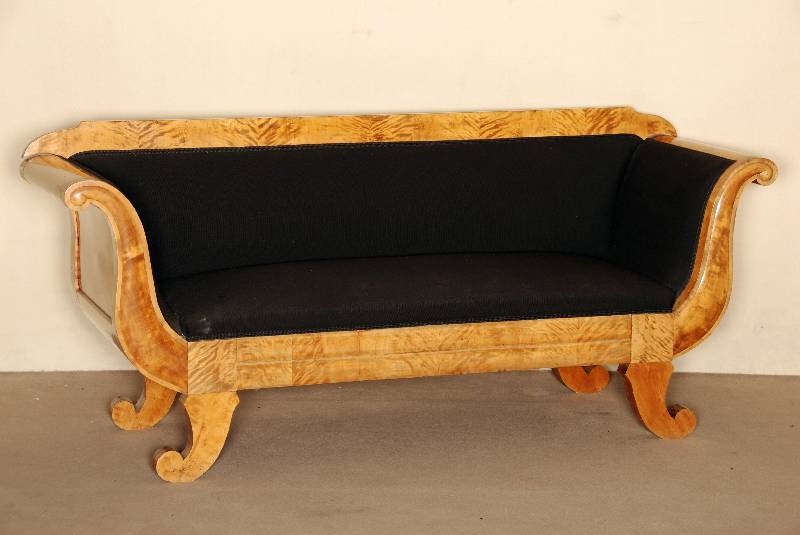 SpÄtbiedermeiersofa, sÜddeutsch, um 1835/40, Korpus Weichholz, bzw. Birke und Ahorn z.T. massiv, sogenanntes 2. Barock mit starken Anspielungen ...