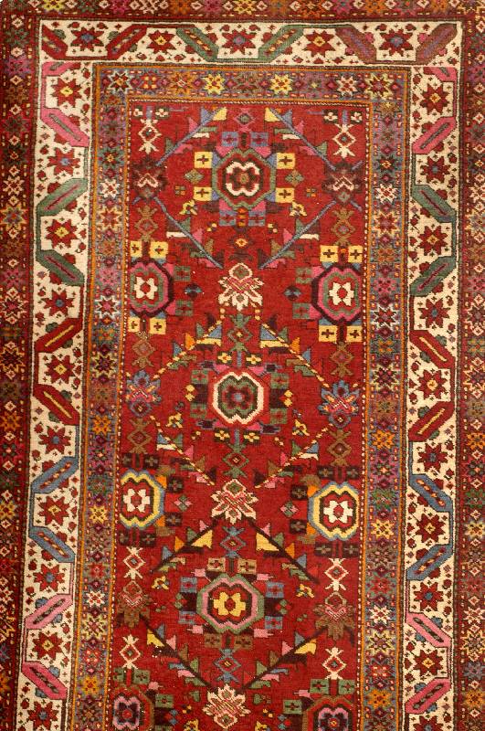 Karabagh alt, Rußland um 1930, Wolle auf Baumwolle, ca. 447 x 94 cm, EHZ: 4