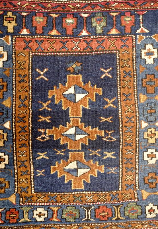 Karadja alt, Persien, um 1910/1920, Wolle auf Baumwolle, ca. 67 x 65 cm, SchÄtzwert: 1300.- EURO, EHZ: 2