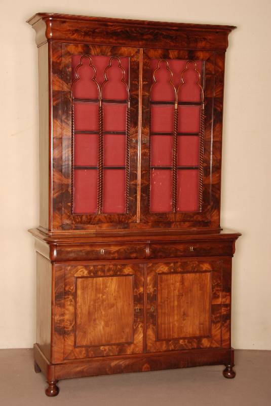 Aufsatzschrank mit verglastem Vitrinenteil, deutsch, um 1840/50, Louis-Philippe, Korpus Weichholz, Mahagoni furniert, 2-teiliger Korpus mit ...