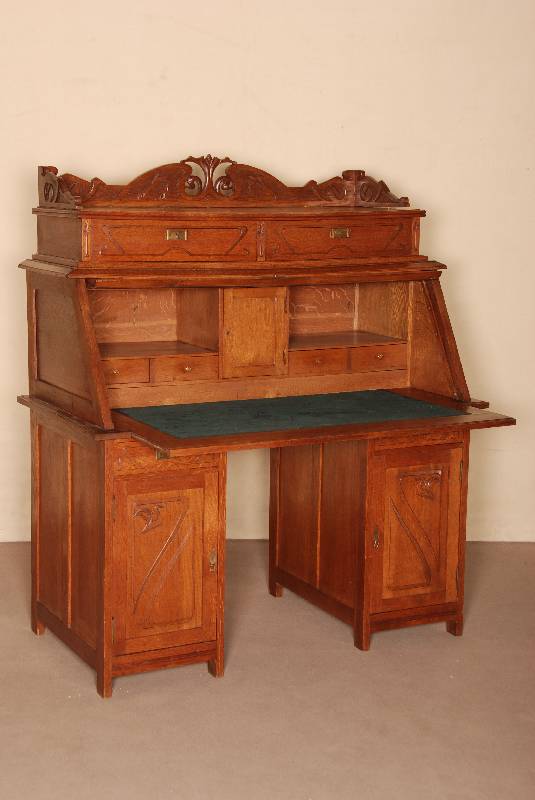 Schreibschrank/SekretÄr, deutsch, um 1900, Jugendstil, Korpus Eiche massiv, links und rechts 2 TÜren mit asymetrischen FÜllungen, allseitig ...