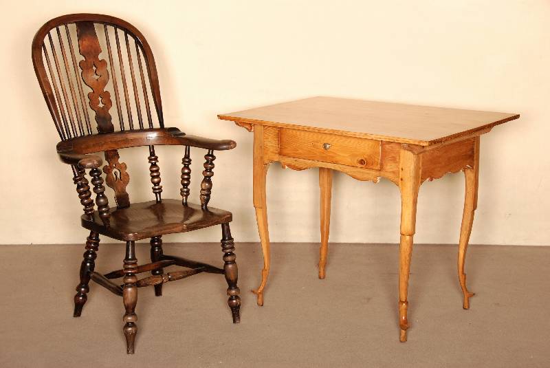 Barocktisch, sÜddeutsch/Raum Freiburg, Unterteil um 1760, Buche, RÜster und Kiefer, sekundÄr gearbeitete Schublade, Platte aus altem Holz um ...