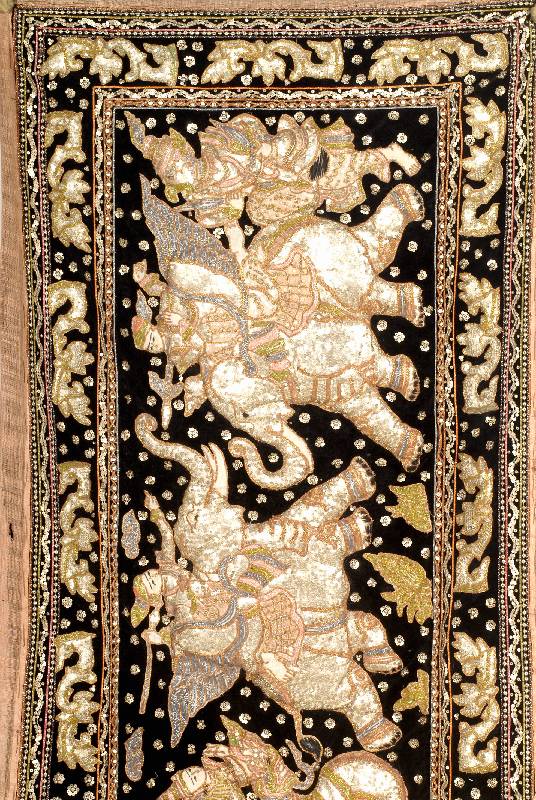 Metallstickerei Asien alt, um 1920, Metall, ca. 155 x 85 cm, EHZ: 2