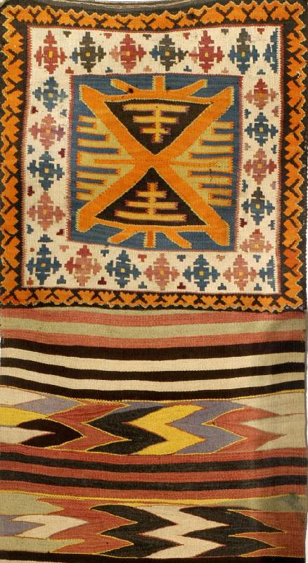 Kaukasische Doppeltasche antik, Kuba Gebiet Ostkaukasus um 1900, Kelimgewebe m. leuchtende n guten Farben, sehr seltene BordÜre, außergew . ...