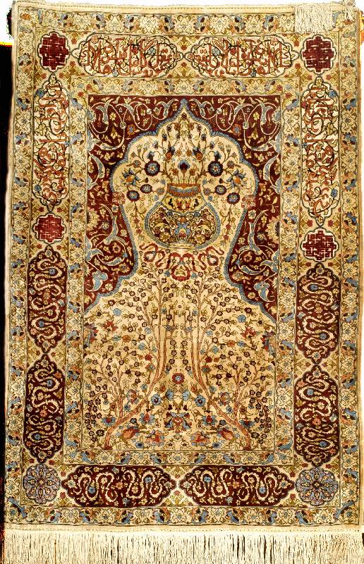 Seiden Hereke alt (signiert), TÜrkei um 1950, reine Naturseide, ca. 150 x 110 cm, Goldbroschierung, EHZ: 1-2 (altersbed. in hervorr. gutem ...