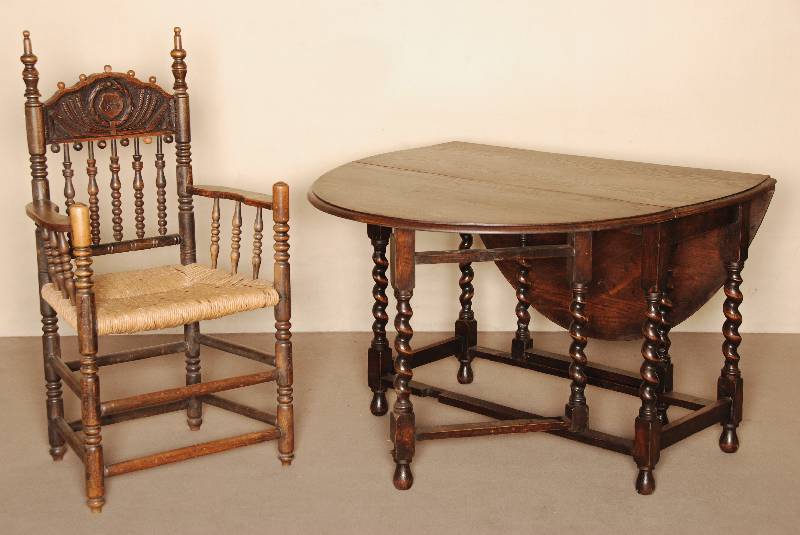 Oblongtable, England, um 1960, viktorianischer Stil, Eiche massiv, gedrechselte Beine, 2 Ausleger, Beine verstrebt, vielfach verwendbar, auch als ...