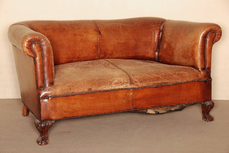 2-sitzer Sofa, England, 20er/30er Jahre, Gestell Weichholz und Buche massiv, FÜße geschweift, Claw-and-Ball-Dekor, Nagelverzierung, Polsterung ...