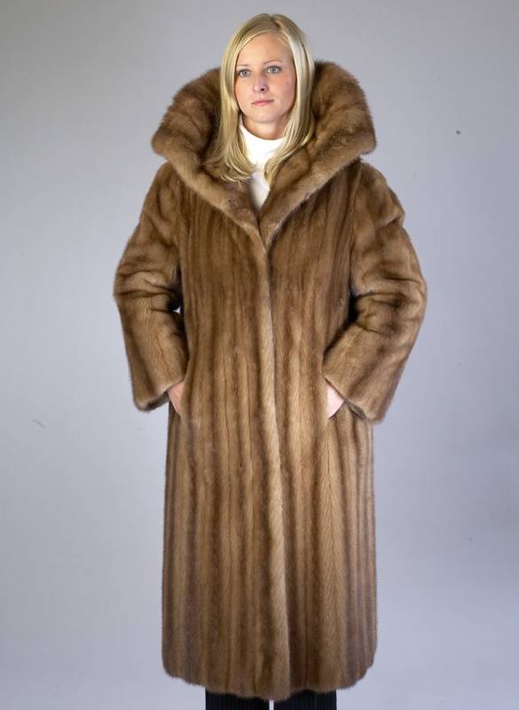 Mittelbrauner Nerzmantel, Gr. ca. 38/40, Innenlabel: Emba, the American Mink, Lunaraine, Natural Dark Brown Mink, Rare Quality, braunes ...