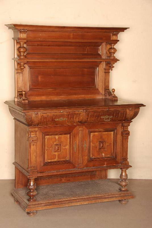 AufsatzmÖbel, Frankreich/Belgien, um 1890, Korpus Eiche und Buche massiv, im Renaissancestil mit barocken und klassizistischen Elementen, ...