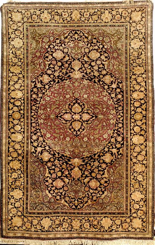 Feiner edler Esfahan antik, Zentralpersien, um 1900/1910, Korkwolle, ca. 206 x 135 cm, Schätzwert: 7500.- EURO, EHZ: 2 (altersbedingt in einem sehr ...