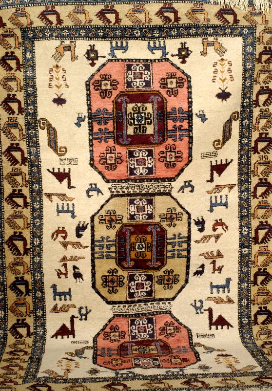 Azerbaidjan alt, ca. 50 Jahre, Wolle auf Baumwolle, ca. 265 x 164 cm, SchÄtzwert: 1100.- EURO, EHZ: 3