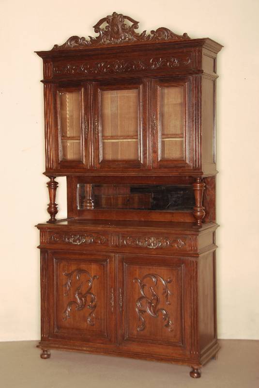AufsatzmÖbel, Niederlande/Belgien, um 1890, Kastanie massiv, z.T. Linde, Mittelfach facettiert verspiegelt, original Schloß und SchlÜssel, ...