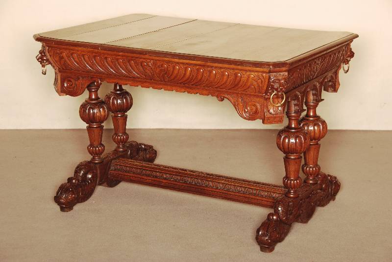 Delfintisch, Frankreich, um 1870, Eiche massiv, FÜße geschnitzt, vorstellend 4 Delfine , verstrebt, Platte getragen von 4 gedrechselten SÄulen, ...