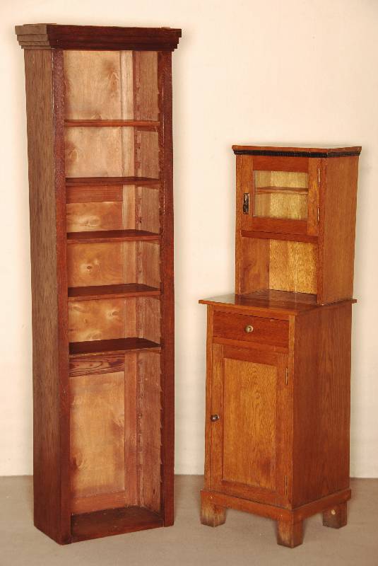 Schmales Regal, deutsch, um 1910, Eiche massiv, 5 Ablagebretter, stammt ursprÜnglich von einem Apothekerschrank, neu gebeizt und gewachst, ...
