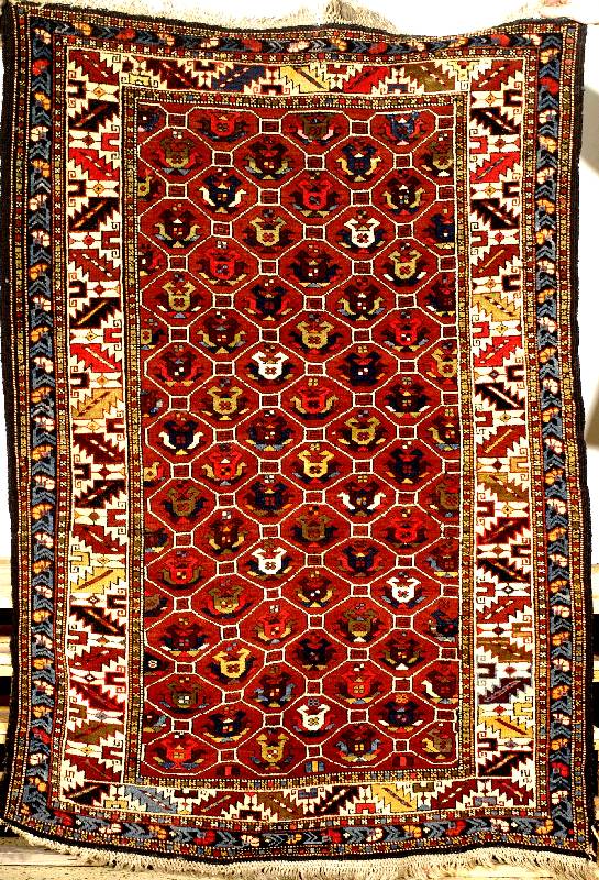 Shirwan antik, Kaukasus, um 1900, Wolle auf Wolle, ca. 175 x 128 cm, SchÄtzwert: 7000.- EURO, EHZ: 2-3 (altersbedingt in einen sehr gu ten ...