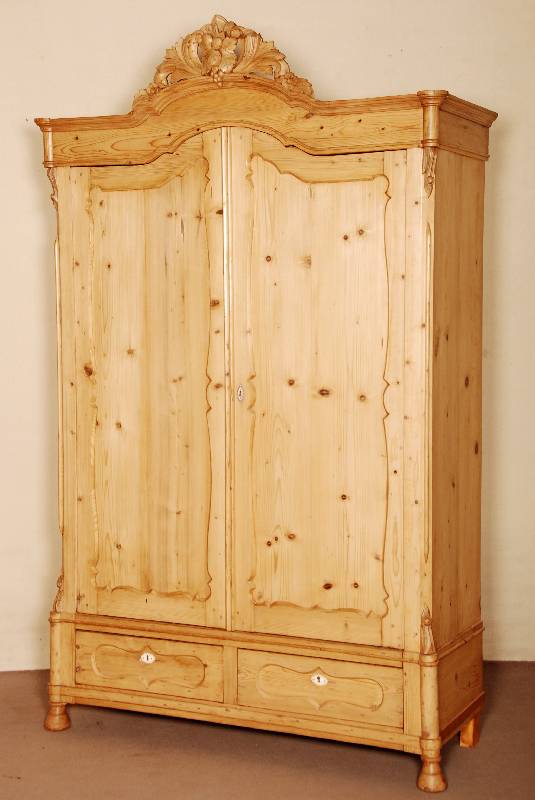 Weichholzschrank, wohl deutsch, um 1860, Louis-Philippe, Tanne massiv, 2 Schubladen, abgeschrÄgte Ecken mit aufgesetzten halbrunden Leisten, ...