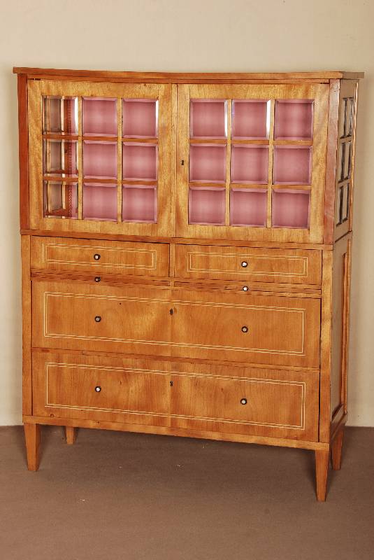 Glasaufsatzschrank, deutsch, um 1920, ArtDeco, Korpus Weichholz, Mahagonifurnier, kirschbaumfarben, auf konischen Beinen, Oberteil mit verglasten ...