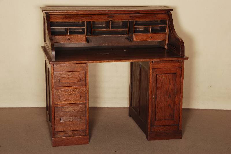 RollbÜro, deutsch, um 1910, Eiche massiv, auf Rahmen gearbeitet, sparsame Inneneinrichtung mit AblegefÄchern, sehr gute Verarbeitung, original ...