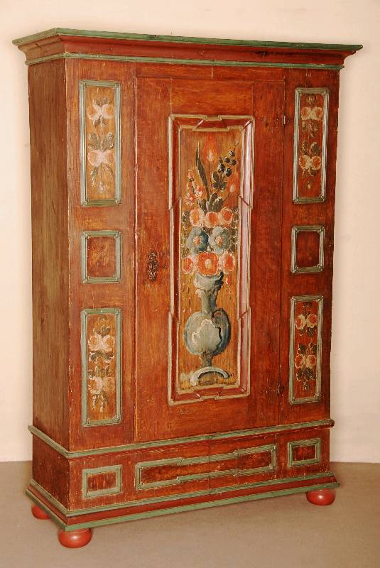 bÄuerlicher Schrank, Schwarzwald, um 1820/30 , 1-tÜrig, Weichholz, TÜr auf Rahmen gearbeitet, aufgesetzte Zierleisten, diese 6 -fach getreppt ...