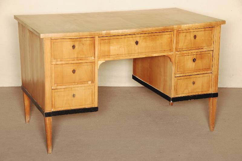 Schreibtisch, deutsch/MÜnchen, um 1904/06, sogenanntes 2. Biedermeier, Korpus Weichholz/Hartholz, Kirschbaum massiv, Kirschbaum- bzw. ...