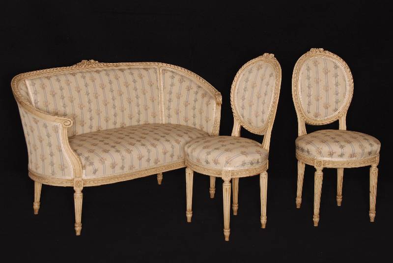 SalonmÖbel, sÜddeutsch, um 1890/1900, nach dem franzÖsischen Vorbild von 1770, Korpus Buche massiv, cremefarben gefaßt, reiner Klassizismus, ...