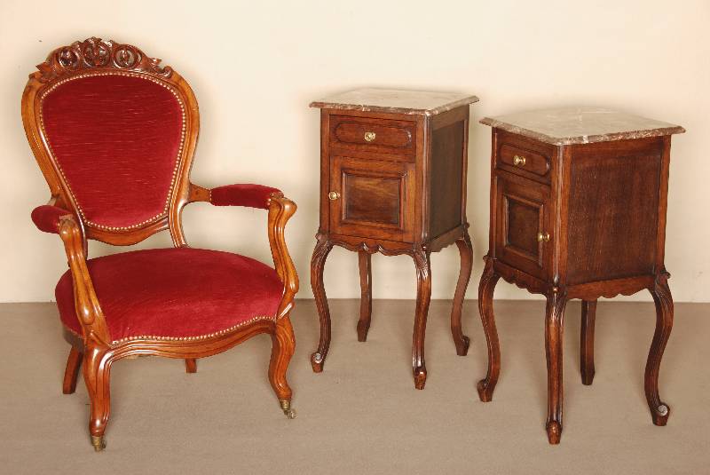 Sessel, deutsch, um 1860, Louis-Philippe, Gestell Mahagoni, gebogene Beine und Armlehnen , RÜckenlehne geschweift und mit BekrÖnung, vorstellend ...