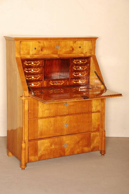 SekretÄr, deutsch, um 1840, SpÄtbiedermeier, Korpus Weichholz, Kirschbaum furniert, Ecken mit aufgesetzten gedrechselten 3/4-SÄulen, 3 ...