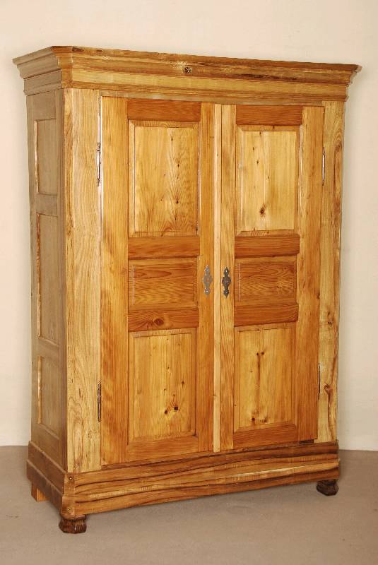SpÄtbiedermeierschrank, deutsch/Pfalz, um 1840/50, z.T Nußbaum massiv bzw. Zierbelkiefer, komplett auf Rahmen gearbeitet, restauriert, TÜren ...