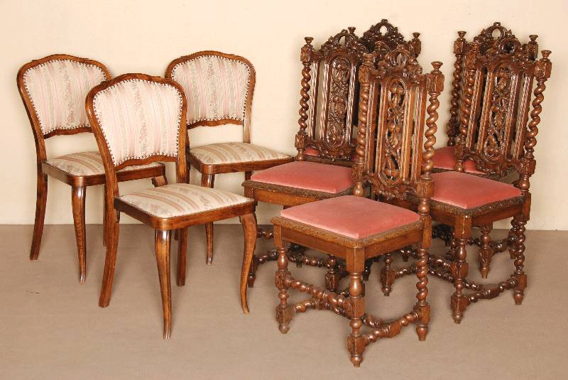 3 ThonetstÜhle, Österreich/Wien, um 1910/12, Bugholz, Barockstil, Lehne 3-fach gebogt, Beine durch Scharniere bzw. EisenbrÜcken befestigt, neu ...