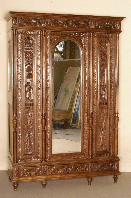 Schlafzimmer, Frankreich, um 1870, bretonisch, bestehend aus Bett, NachtschrÄnkchen und Kleiderschrank, Kastanienholz, reich Schnitzereien, ...