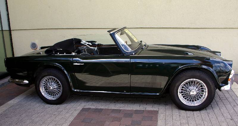 Detail a: Triumph TR4 Roadster, EZ: 07/63, 100 PS, Roadsterverdeck und Surry-Top (sehr selten), Ledersitze, Chromspeichen, Tachostand: 46.646 ml.(abgelesen), ...
